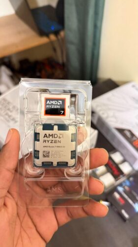 AMD Ryzen 7 9800X3D (4.7 GHz / 5.2 GHz) photo review